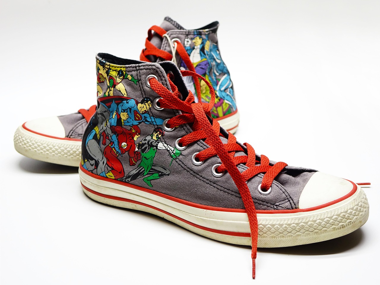 entdecken sie unsere lernschuhe, die speziell entwickelt wurden, um das gehen und lernen von kindern zu unterstützen. bequem, stilvoll und funktional – perfekte begleiter für kleine entdecker!