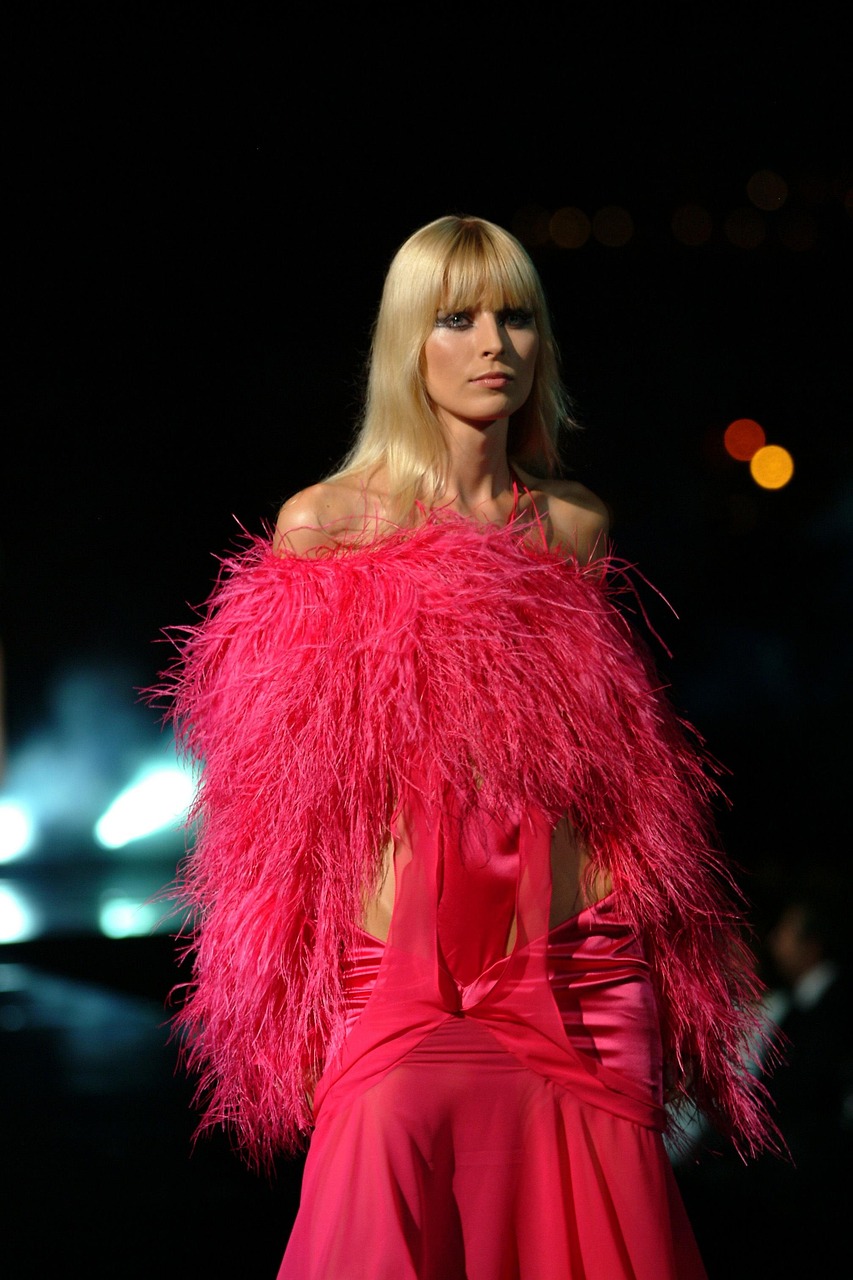 entdecken sie die neuesten trends und highlights der fashion weeks weltweit. tauchen sie ein in die aufregende welt der mode und erfahren sie alles über die angesagtesten designer, kollektionen und straßenstyles.