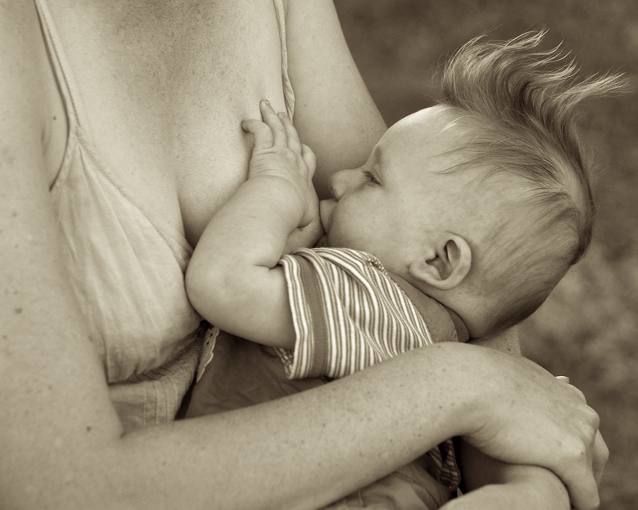 erfahren sie alles über das stillen: tipps, vorteile und wichtige informationen für stillende mütter. entdecken sie, wie sie ihr baby gesund und glücklich ernähren können.