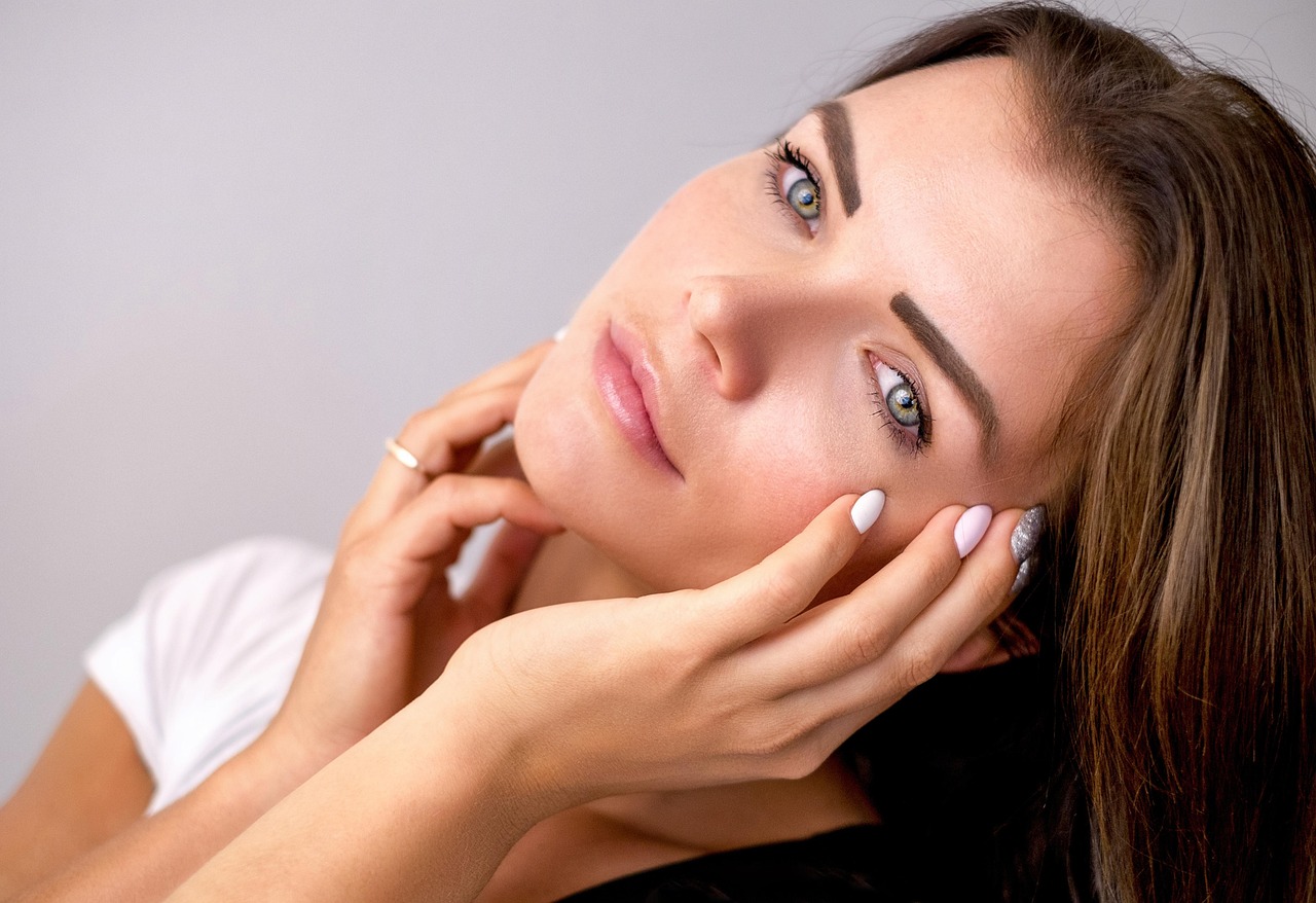 entdecken sie die neuesten trends und tipps in der beauty-welt. von hautpflege über make-up bis hin zu haarstyling – alles für ihr strahlendes erscheinungsbild.